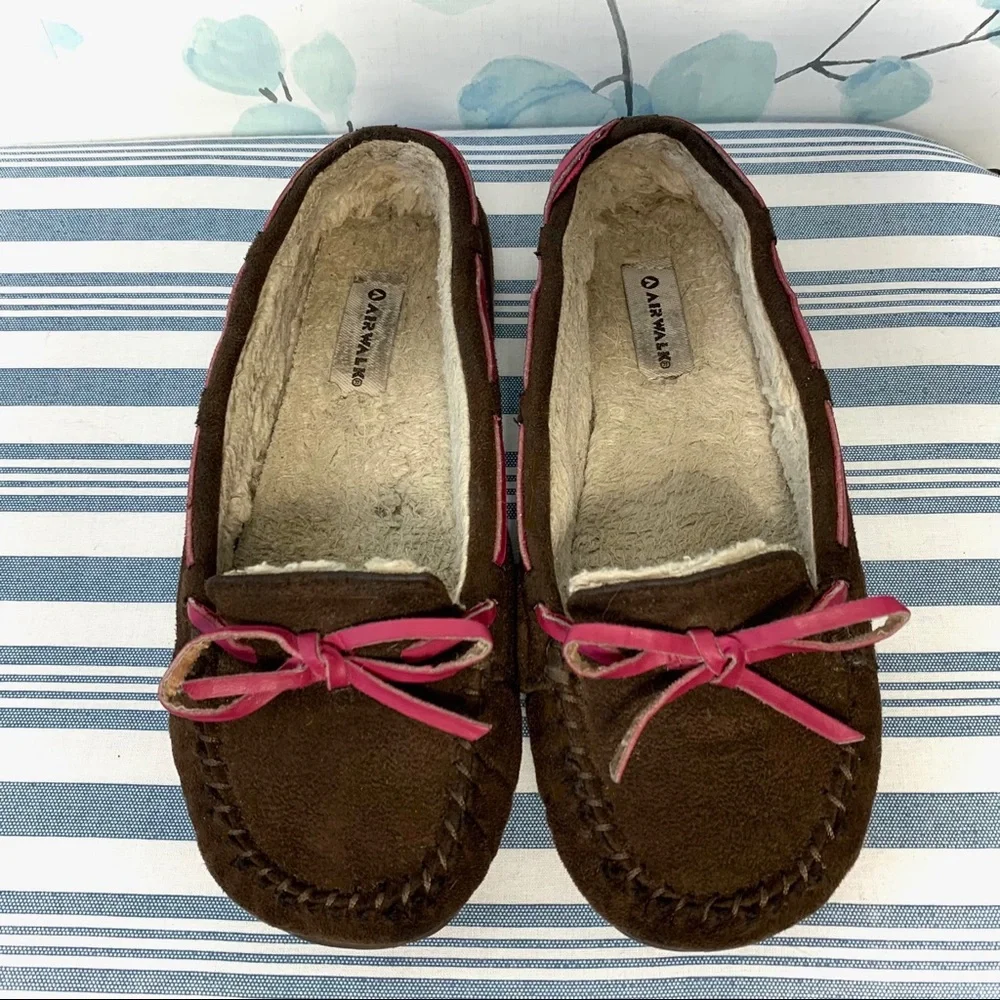 Airwalk Kids Classic Brown Suede Sherpa Fur Moccasin Slippers Shoes Pink Bow